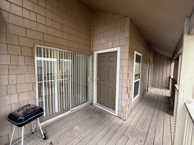 Building Photo - Spacious 3-bedroom Condo for Rent!