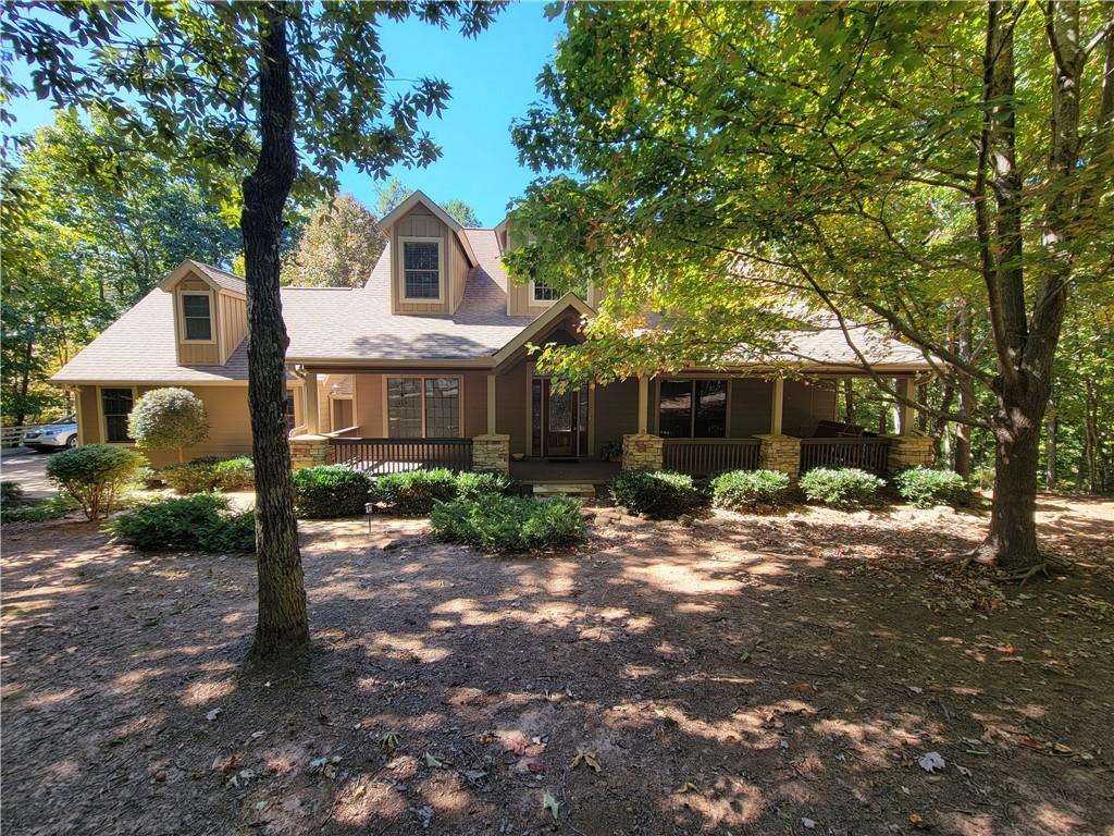 Primary Photo - 930 Summit Dr E