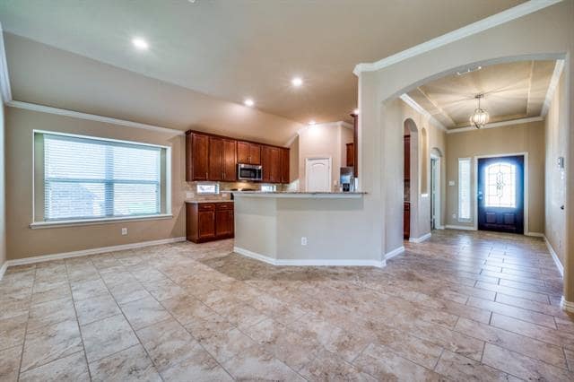 Building Photo - 16708 Central Garden Ln