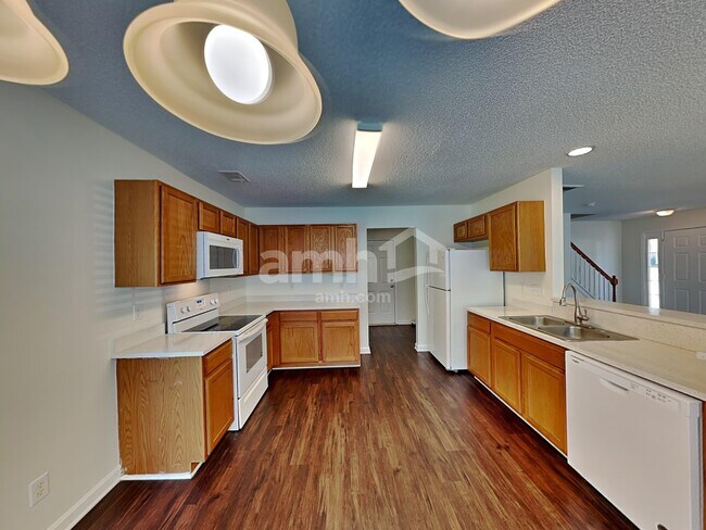 Foto del edificio - 183 Everett Park Dr
