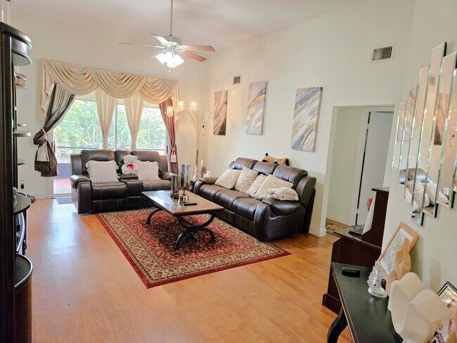 Building Photo - 5 Heather Trace Dr