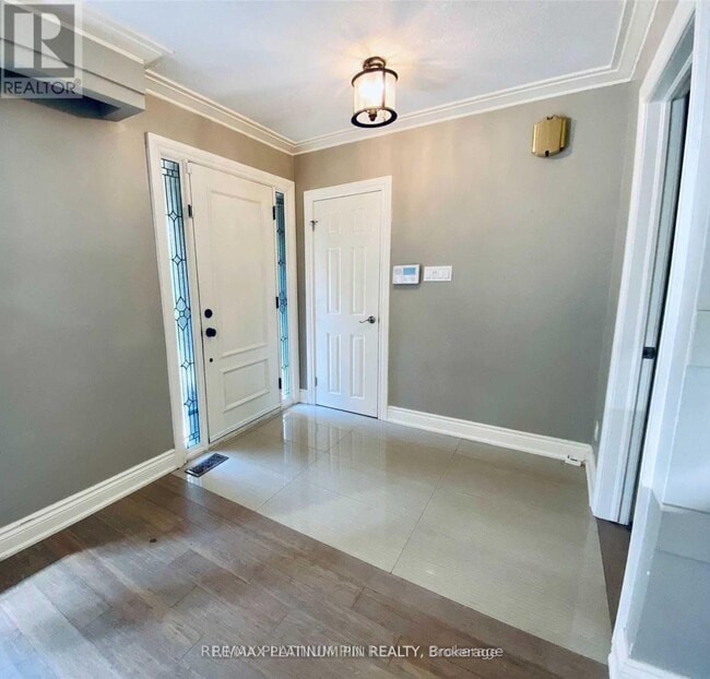 Building Photo - 15 Whitelock Crescent