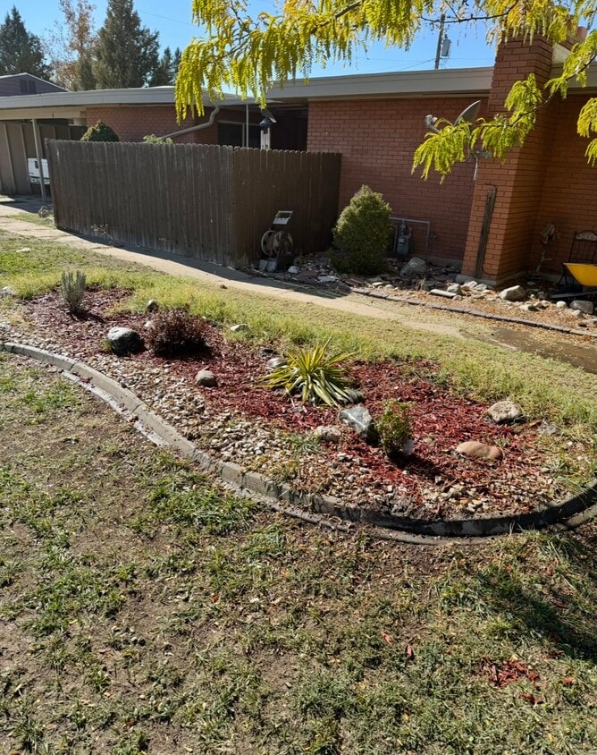 Patio delantero - 2059 N 250 W