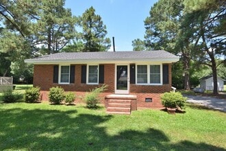 Building Photo - 608 E Cockrell St