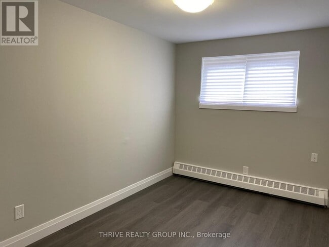 Building Photo - 106 King Edward Ave