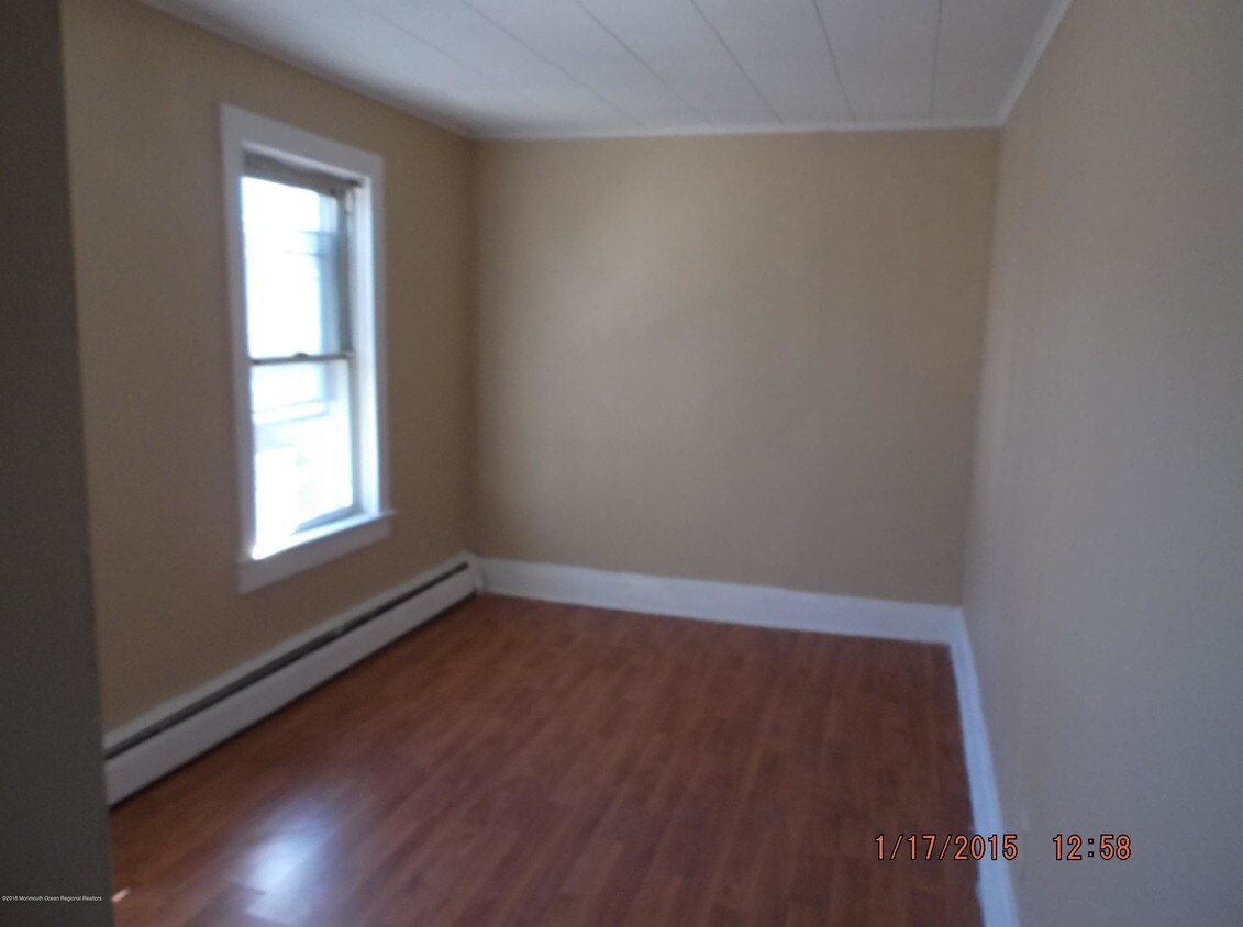 Building Photo - 56 Asbury Ave