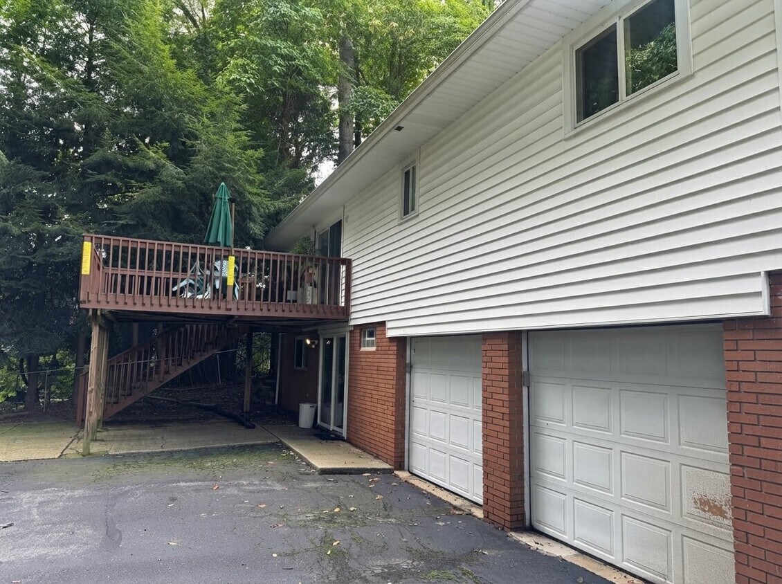 Foto del edificio - 3831 N Glenridge Rd