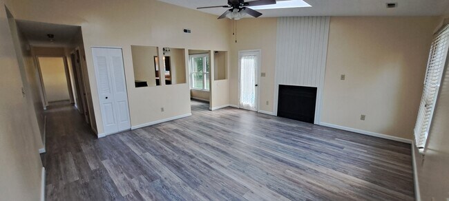 Foto del edificio - 1392 Big Bethel Rd