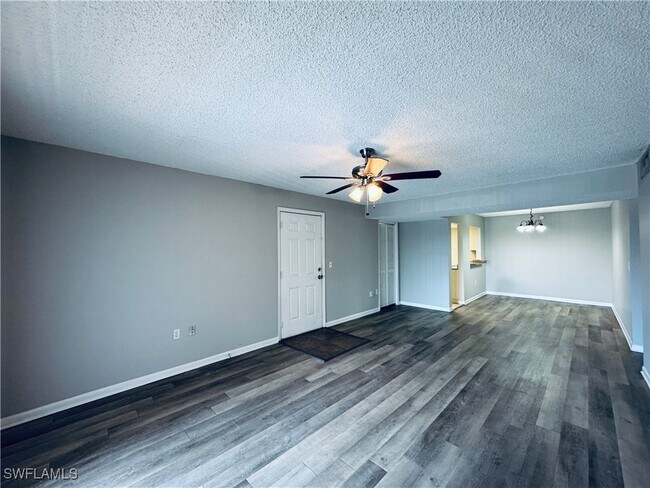 Foto del edificio - 12622 Kenwood Ln
