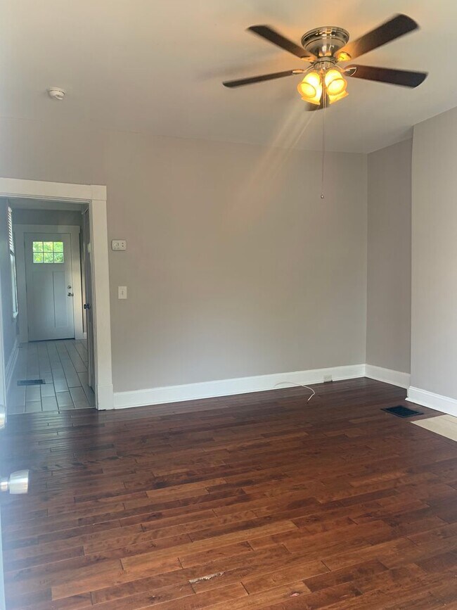 Foto del edificio - 142-144 W. Norwich Ave.