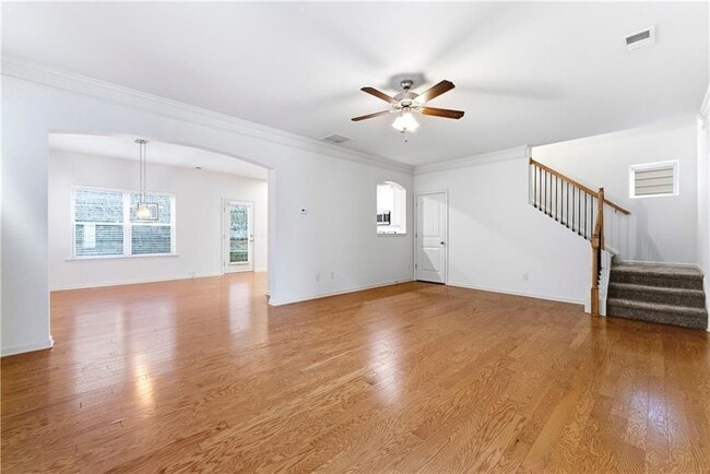 Building Photo - 413 Village View