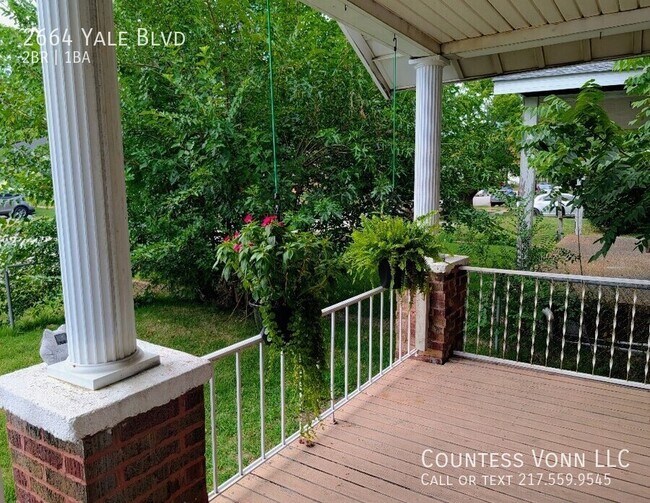 Foto del edificio - 2664 Yale Blvd