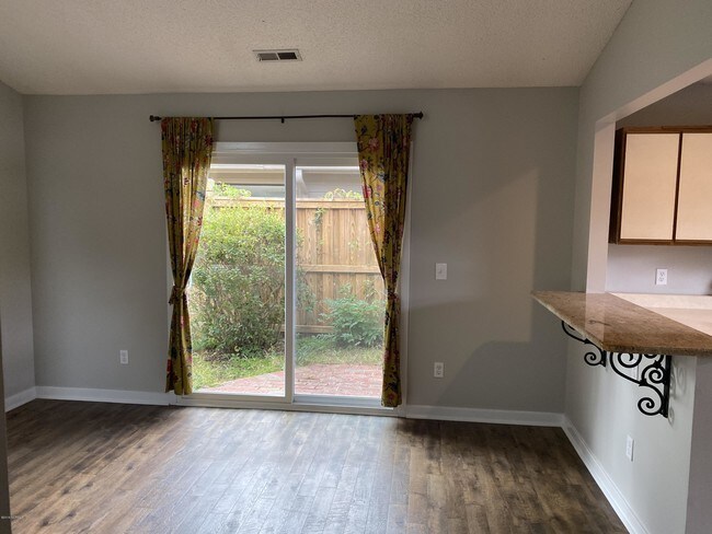 Building Photo - 1112 2 Mile Cir W