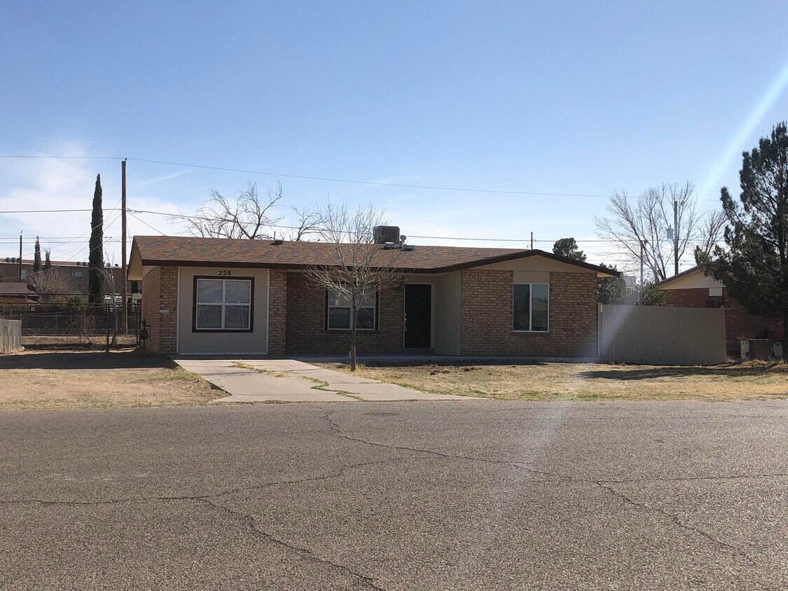 Primary Photo - 228 Midianite Dr