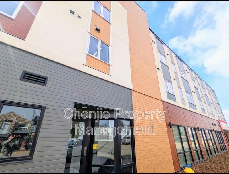 Photo principale - 10882 98 St NW