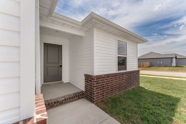 Building Photo - 1392 Perry St