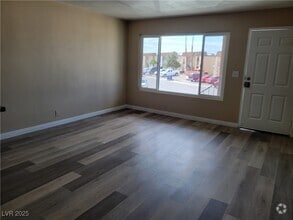 Building Photo - 3701 Thomas Ave
