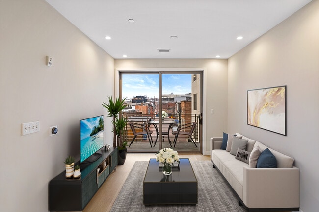 Spacious Living Area - 1350 Maryland Ave NE