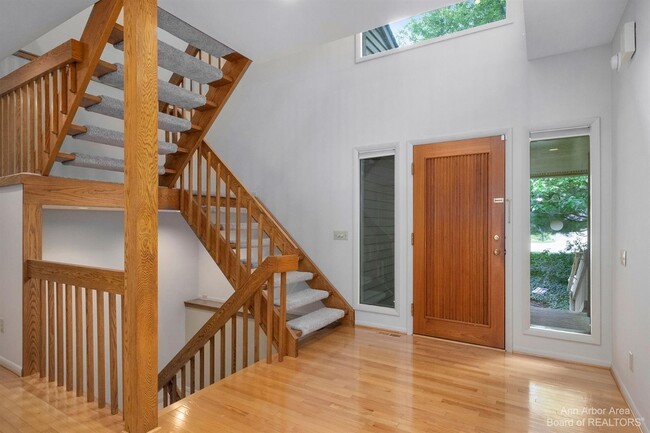 Building Photo - 3530 Fox Hunt Dr