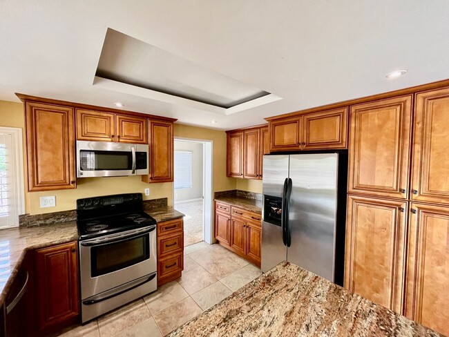 Building Photo - Beautiful 4B 2.5BA home in Chula Vista