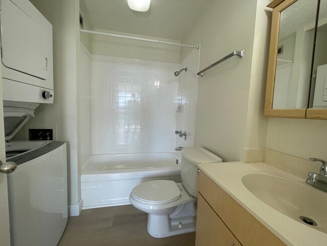 Building Photo - To register for the showing time below, note the 4 digit code: 4242 and click "APPLY NOW."(mobile...