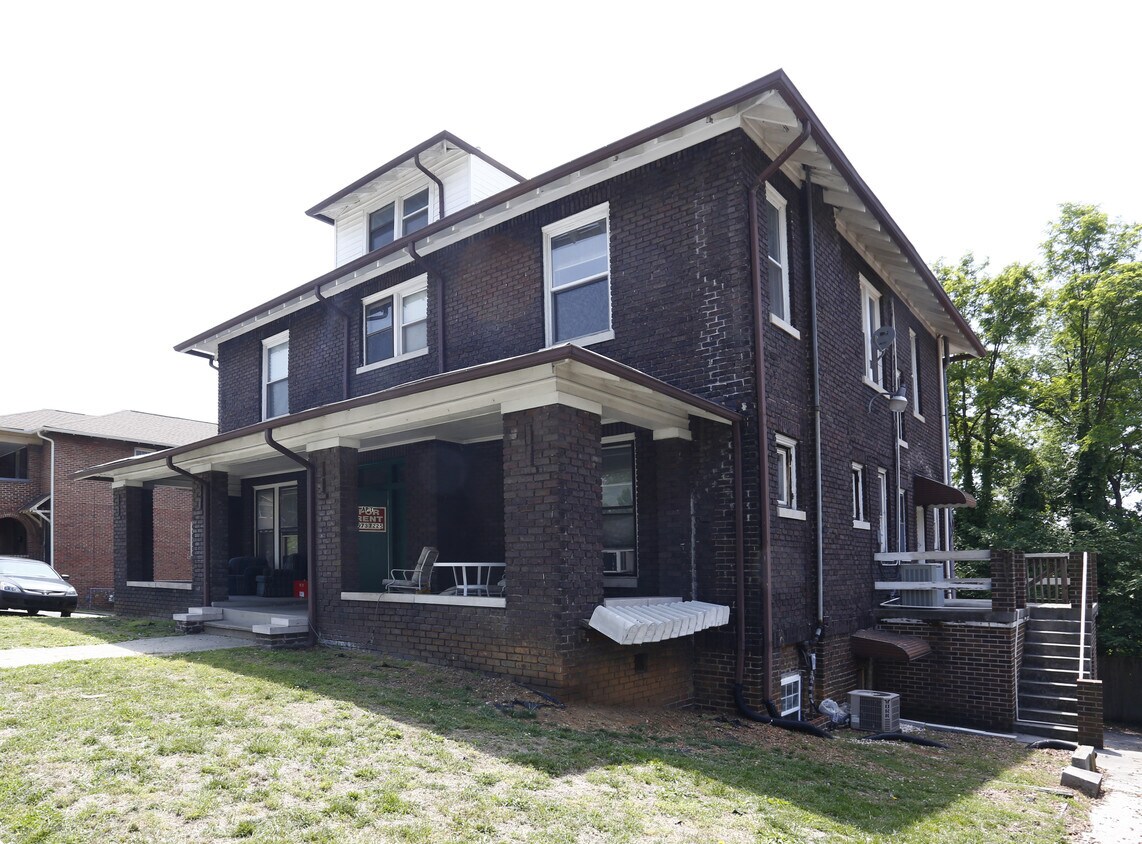Foto del edificio - 1800 Clinch Ave