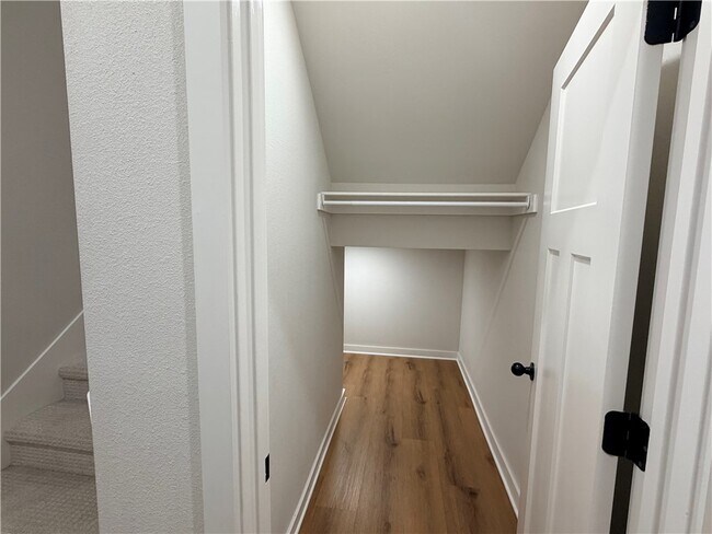 Foto del edificio - 623 Cosmos St