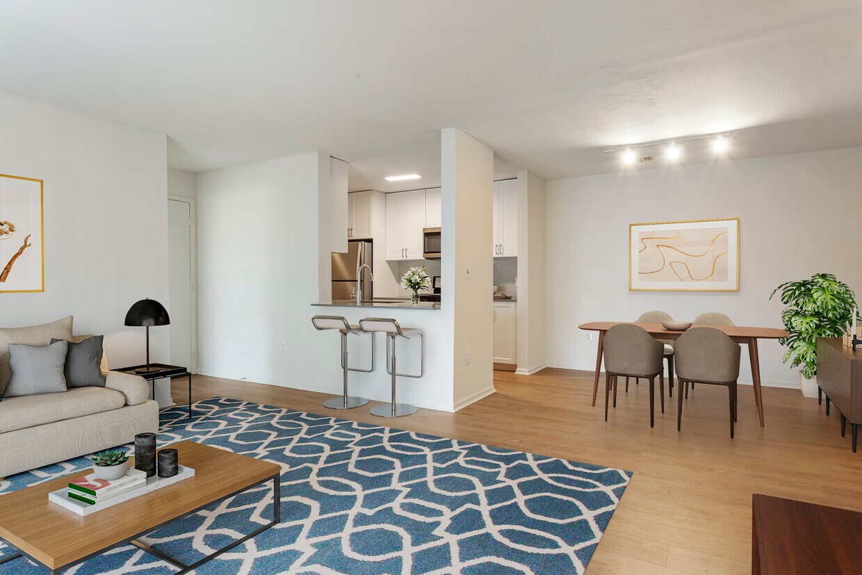 Avalon Commons Apartments in Smithtown, NY