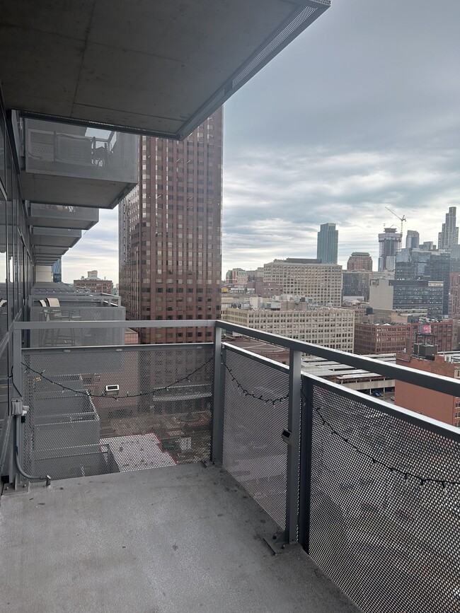 balcony - 235 W Van Buren St