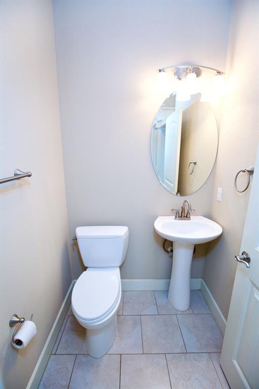 Building Photo - 1800 Richcreek Rd