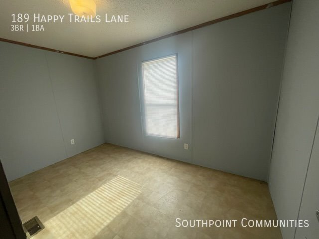 Building Photo - 189 Happy Trails Ln