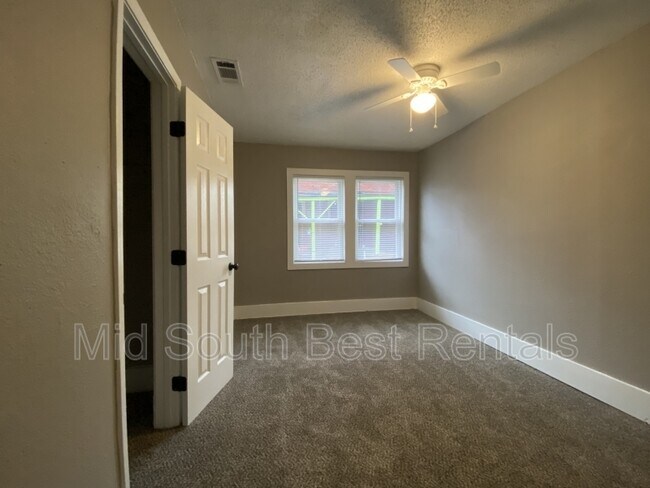 Building Photo - 1338 Chadwick Cir