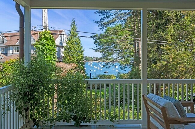 Foto del edificio - 5 Harbor View Ln