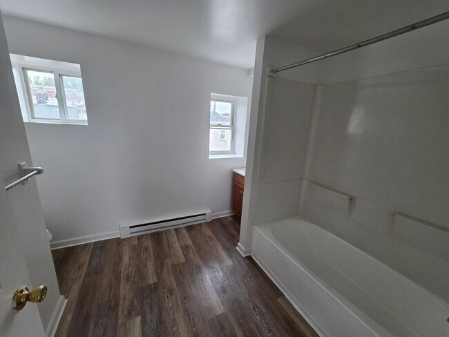 Photo - 1107 Read St Townhome