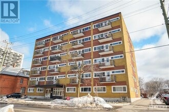 Building Photo - 99 Cartier St