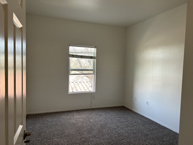 Foto del edificio - Desert Senior Living