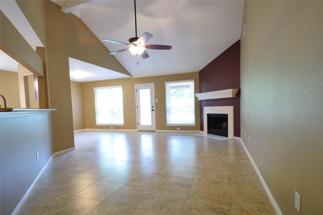 Foto del edificio - 2215 Friarwood Trail