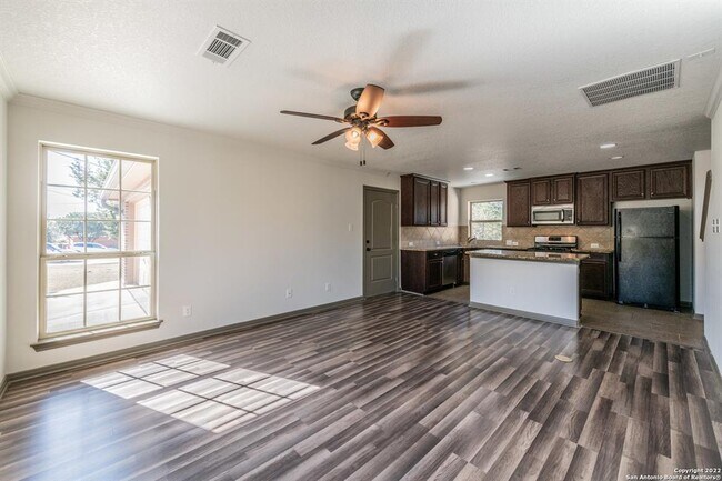 Building Photo - 26131 White Eagle Dr