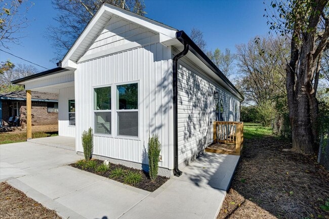 Building Photo - Brand New 3BR/2BA Home for Rent – Modern C...