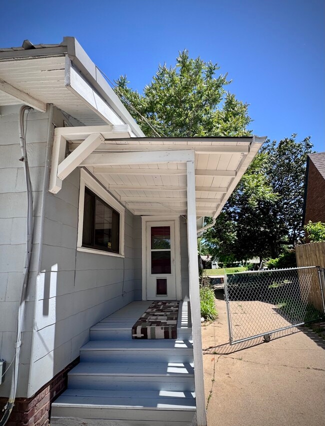 Building Photo - 204 Montclair Ave