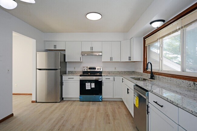 Foto del edificio - 7305-7315 Bagpipe Blvd