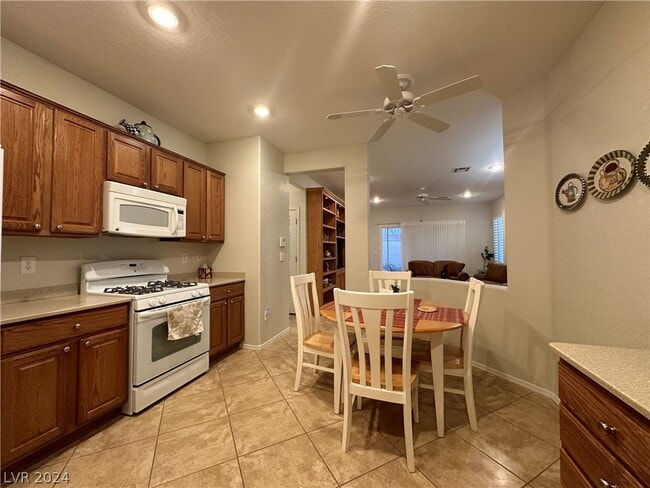 Building Photo - 2485 Jade Sky St