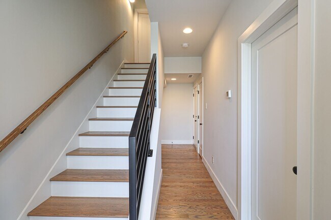 Building Photo - Luxury New Construction Townhome in Bryant...