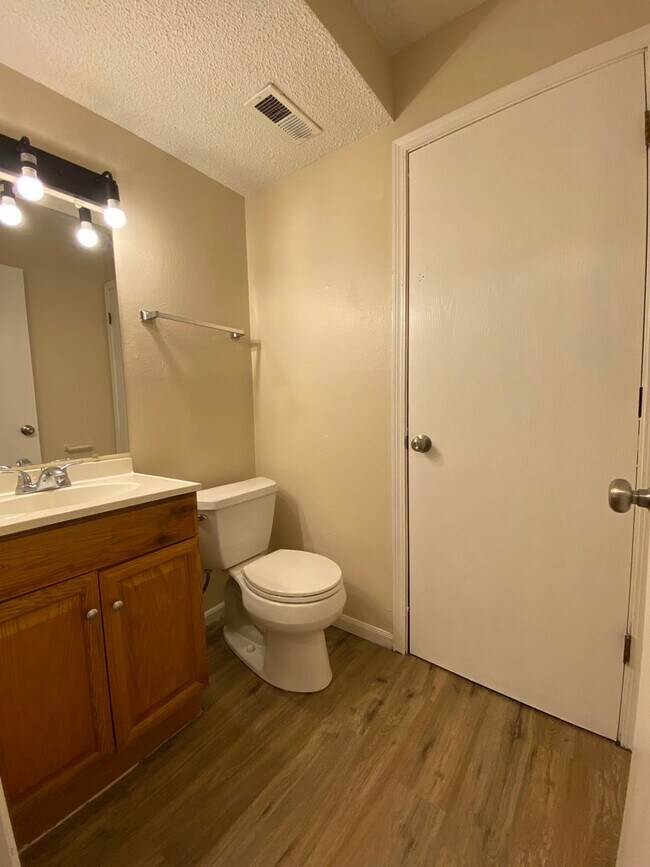 Foto del edificio - 2 Bedroom Townhouse in Arnold