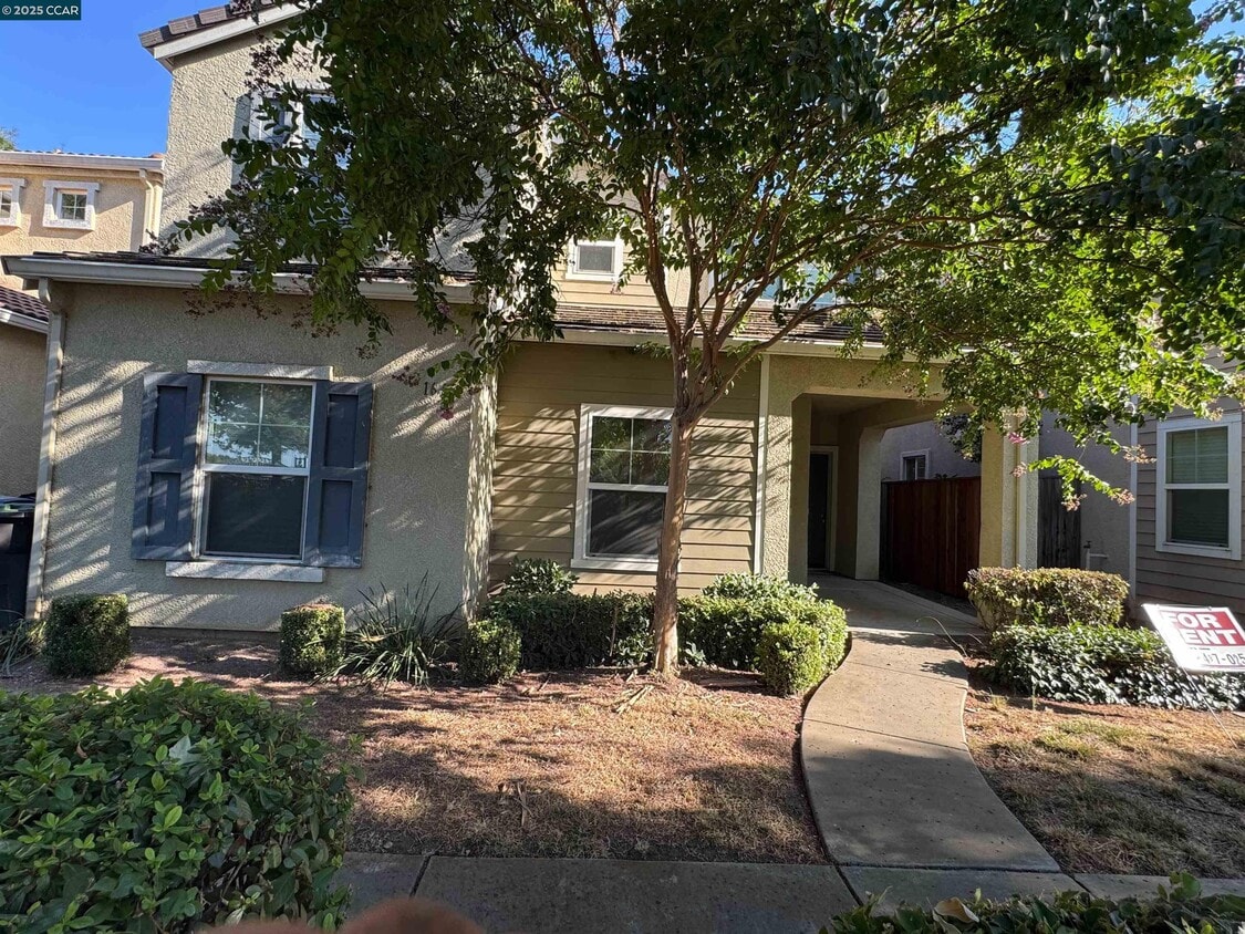 Primary Photo - 1646 Old Bridge Way