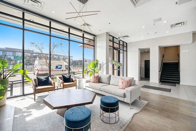 Foto del edificio - Beautiful Modern 1BR in Prime LoHi Locatio...