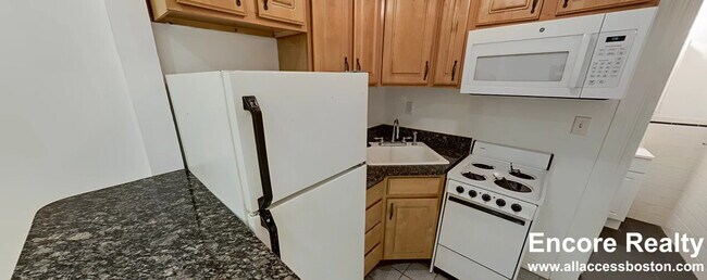 Building Photo - 379 Commonwealth Ave