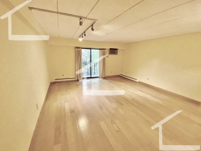 Building Photo - Unique Coolidge Corner apartment