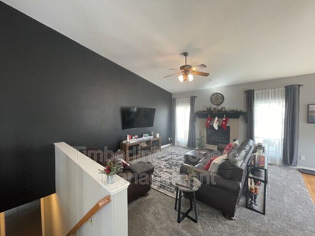 Building Photo - 9925 Thornydale Dr