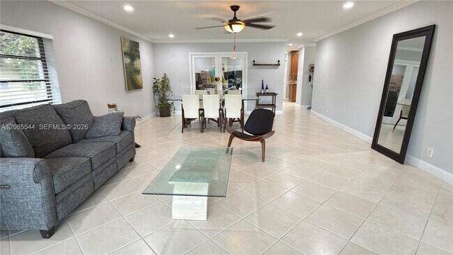 Foto del edificio - 400 NW 127th Ave